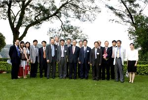 The National Central University Delegation, headed by Prof. Chiang Wei-ling, Acting President (8th from left), takes a photo with Prof. Lawrence J. Lau (10th from left), Vice-Chancellor, Prof. Jack Cheng (6th from left), Pro-Vice-Chancellor, and some other representatives of The Chinese University of Hong Kong